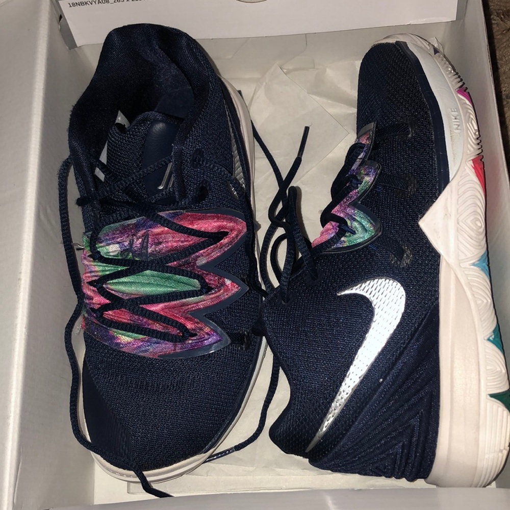 Nike Kyrie kids size 2 basketball shoes